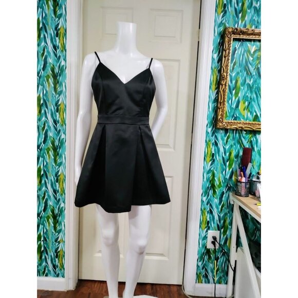 Lulus Spaghetti Strap Satin Skater Pleated Fit & Flare Mini Dress Black Womens S - Picture 3 of 13